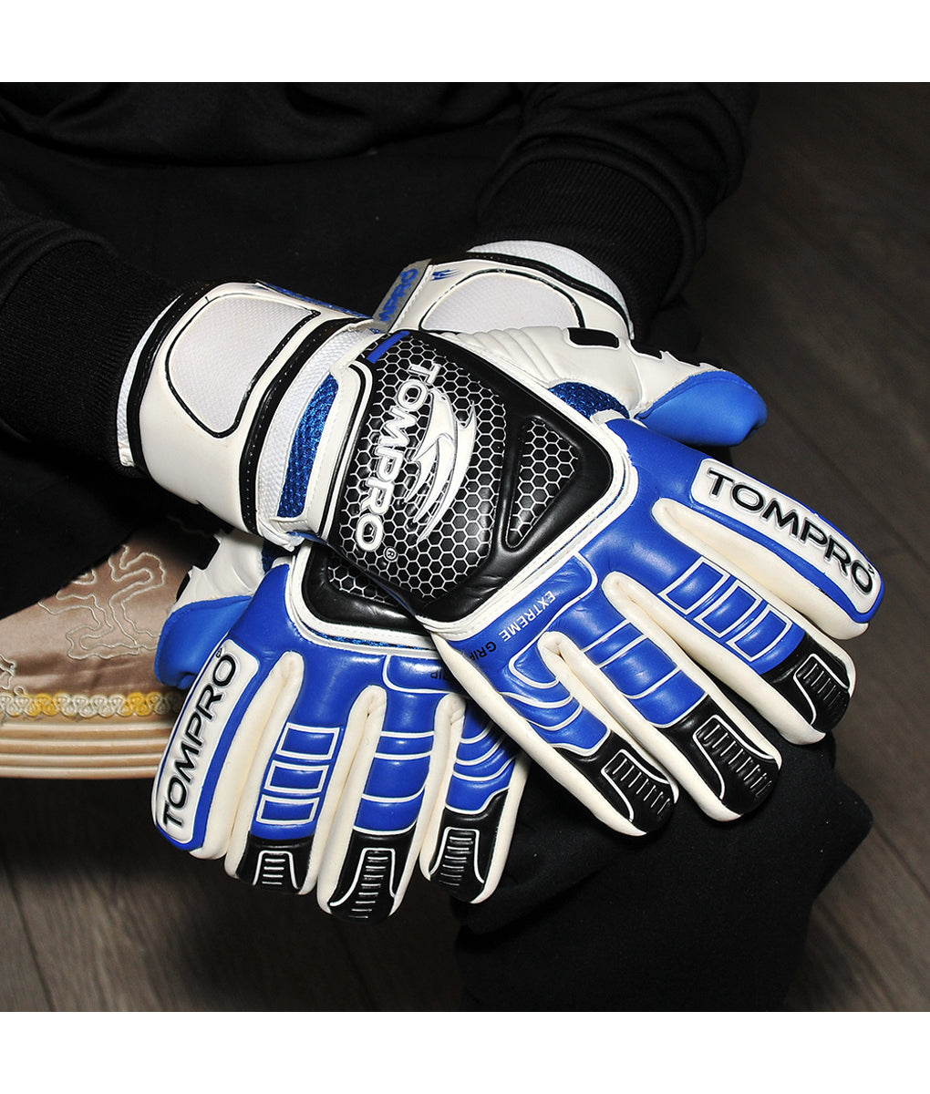 Extreme Grip Negative Cut Goalkeeper Gloves Giga Grip