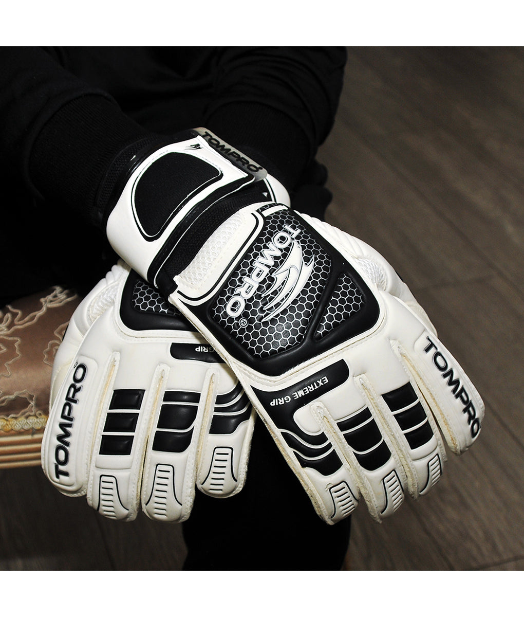 Extreme Grip Roll Finger Goalkeeper Gloves Giga Grip