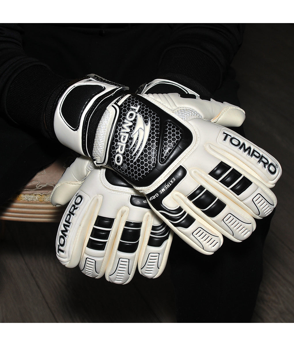 Extreme Grip Negative Cut Goalkeeper Gloves Giga Grip