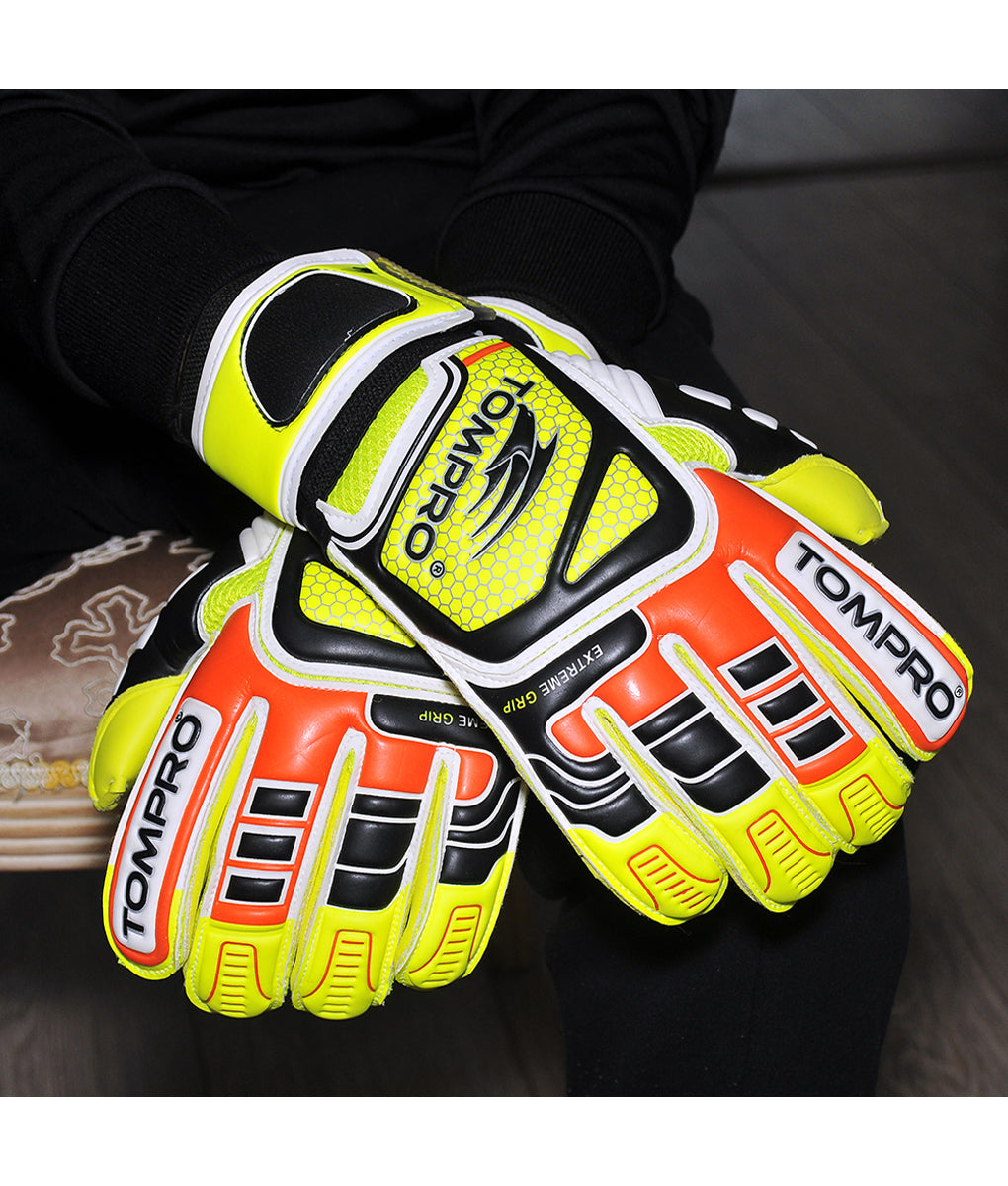 Extreme Grip Roll Finger Goalkeeper Gloves Giga Grip